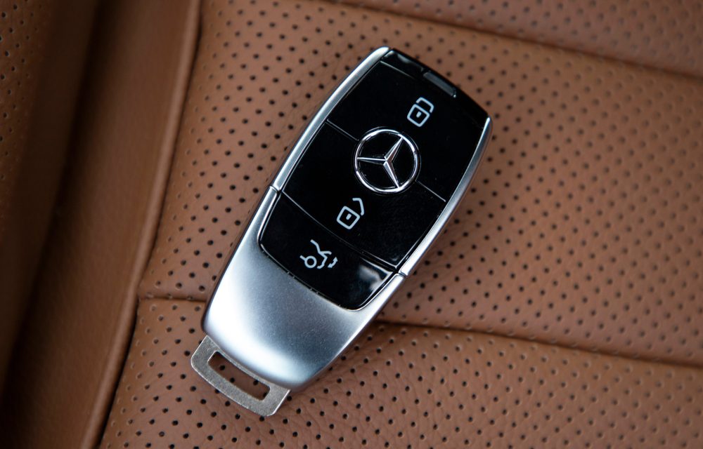 Mercedes-Benz Shifts Gear: Abandons Exclusive Electric Car Sales Goal by 2030